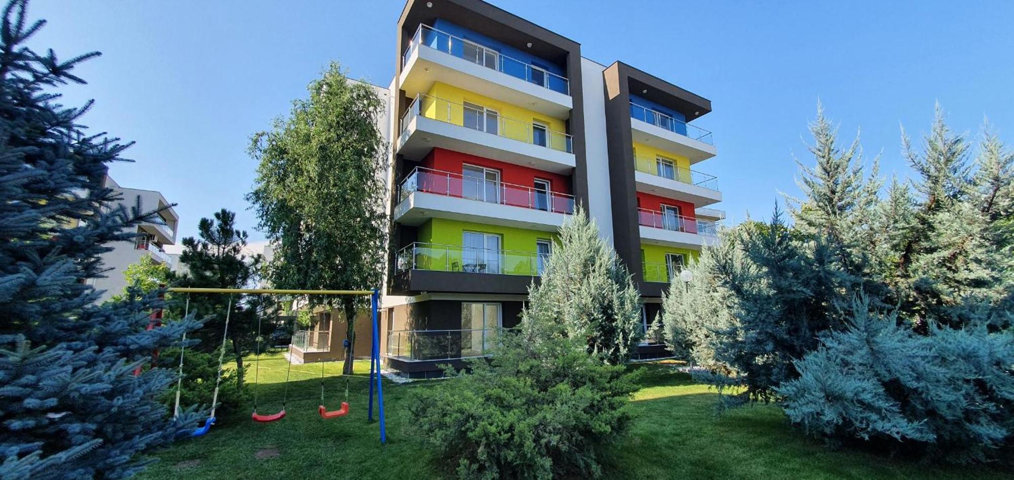 Airport Apartment *